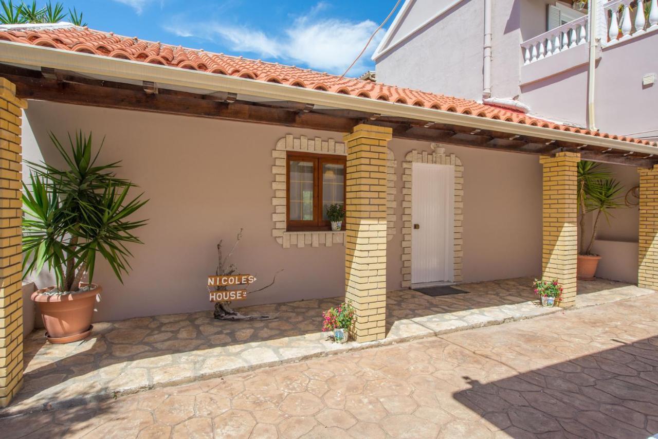 Nicoles Houses Ариллас Экстерьер фото